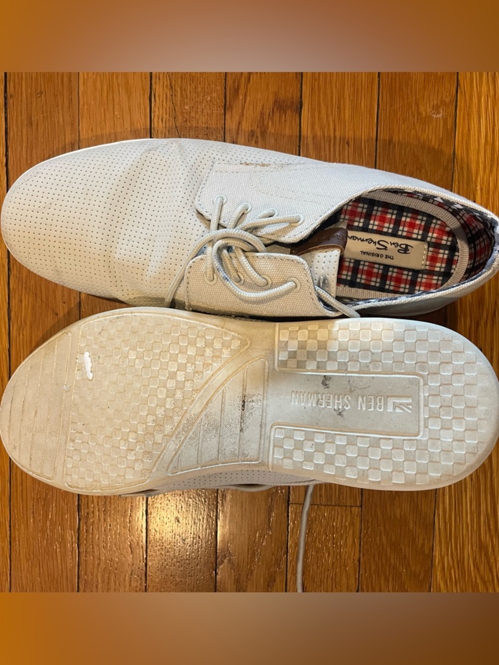 Ben Sherman Perforated Lace-Up Oxfords in Off-White